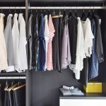 Como dar nova utilidade para as roupas que você não quer mais usar
